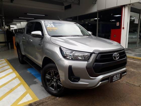 TOYOTA HILUX 2024
