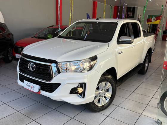 TOYOTA HILUX 2019