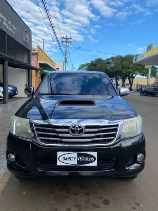 TOYOTA HILUX 2012