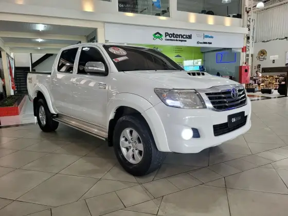 TOYOTA HILUX 2013