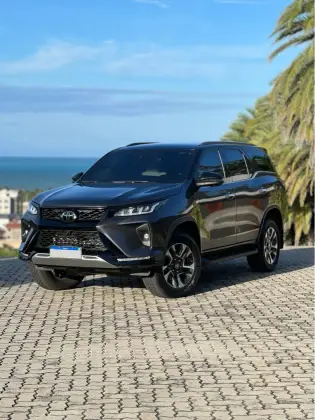 TOYOTA HILUX SW4 2024