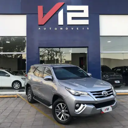 TOYOTA HILUX SW4 2017