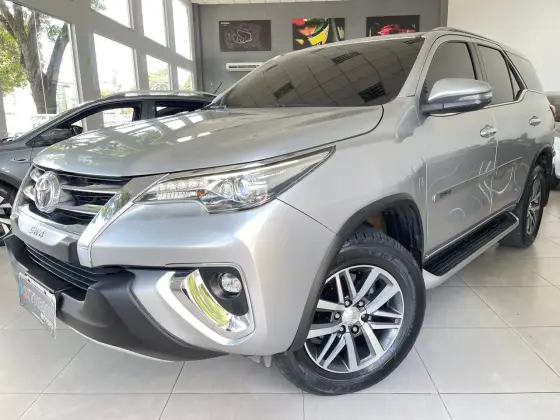 TOYOTA HILUX SW4 2019