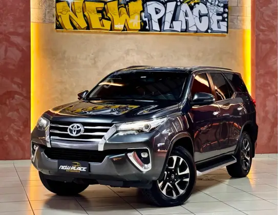 TOYOTA HILUX SW4 2019
