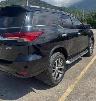 TOYOTA HILUX SW4 2017