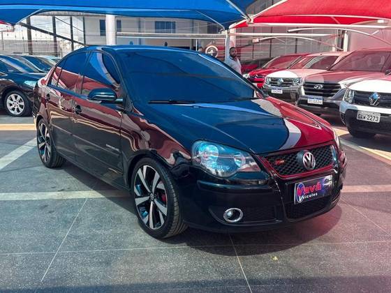 VOLKSWAGEN POLO SEDAN 2010