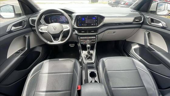 VOLKSWAGEN T-CROSS 2024