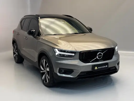 VOLVO XC40 2022