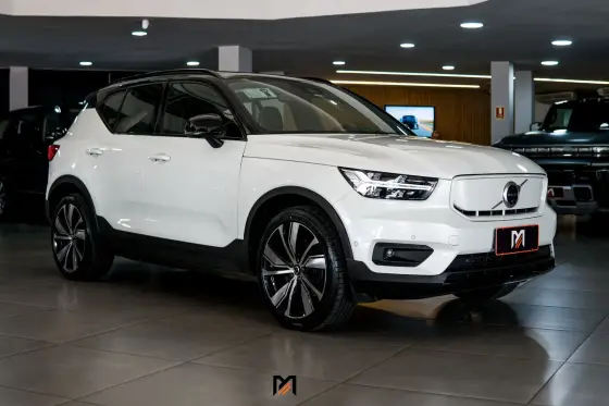 VOLVO XC40 2022