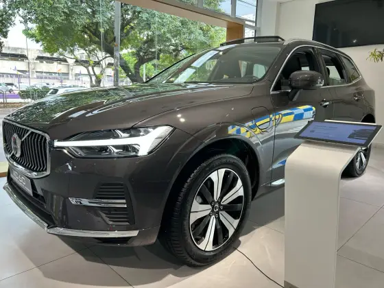 VOLVO XC60 2025