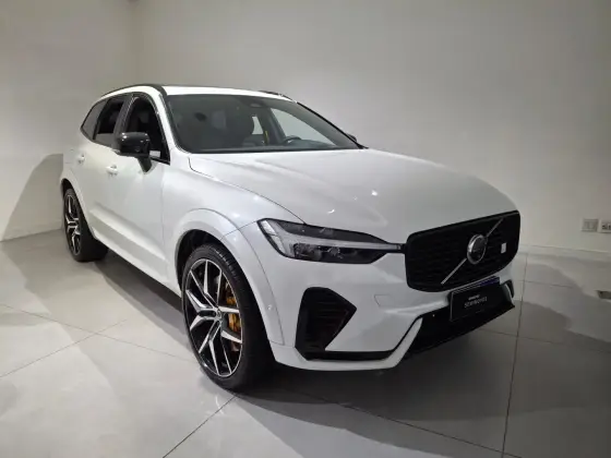 VOLVO XC60 2023