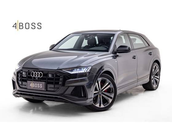 AUDI Q8 2022