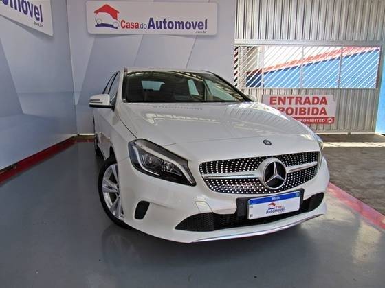 MERCEDES-BENZ A 200 2016