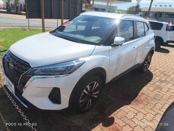 NISSAN KICKS 2023