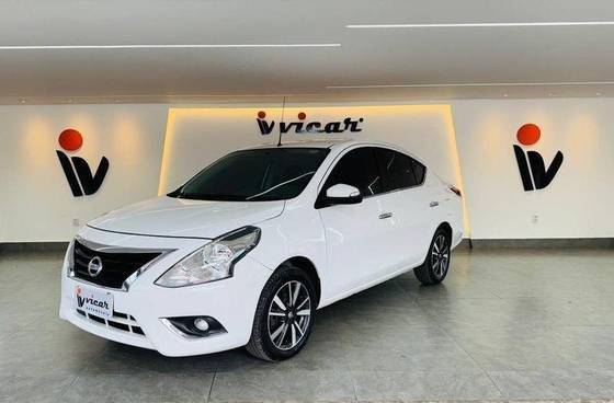 NISSAN VERSA 2020