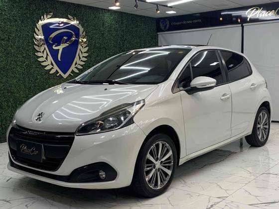 PEUGEOT 208 2020