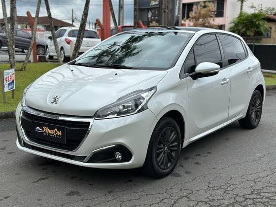 PEUGEOT 208 2018