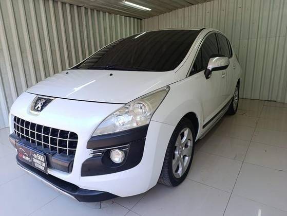 PEUGEOT 3008 2013