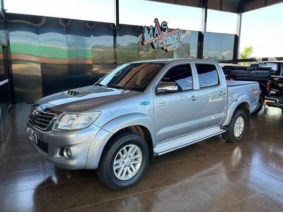 TOYOTA HILUX 2015