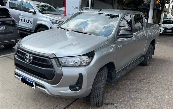 TOYOTA HILUX 2024