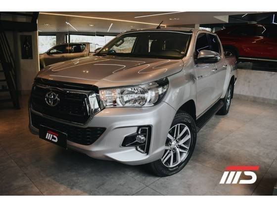 TOYOTA HILUX 2020