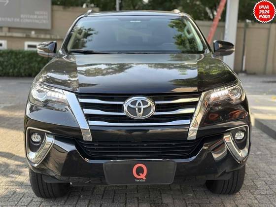 TOYOTA HILUX SW4 2020