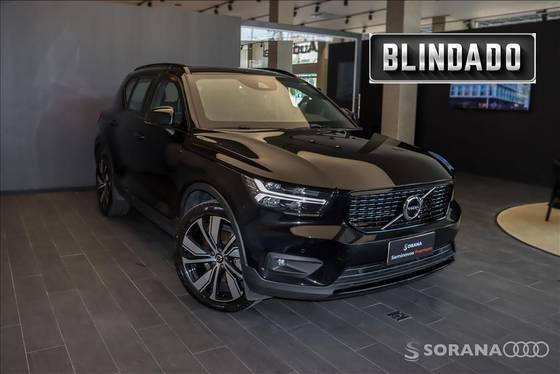 VOLVO XC40 2022