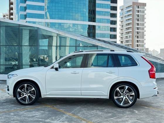 VOLVO XC90 2019