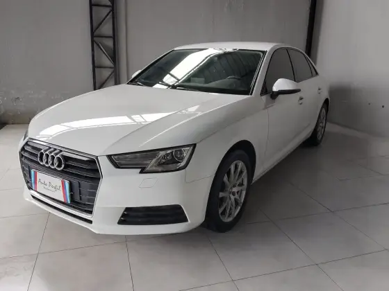 AUDI A4 2017