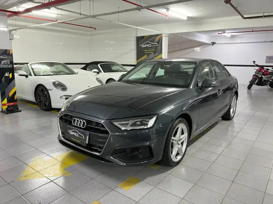 AUDI A4 2021