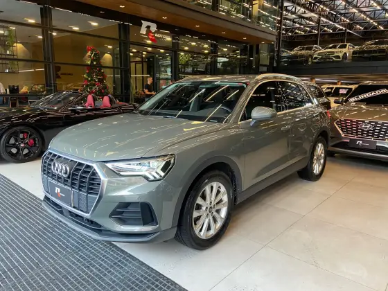 AUDI Q3 2021