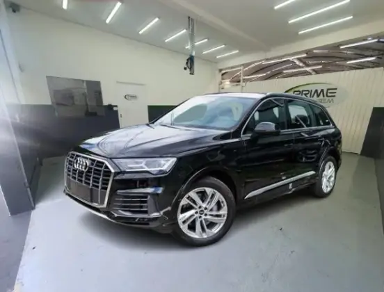 AUDI Q7 2025