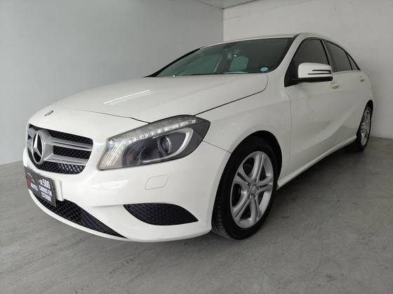 MERCEDES-BENZ A 200 2014