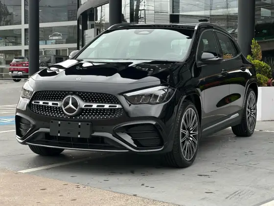 MERCEDES-BENZ GLA 200 2025