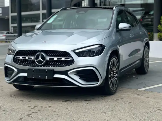 MERCEDES-BENZ GLA 200 2025