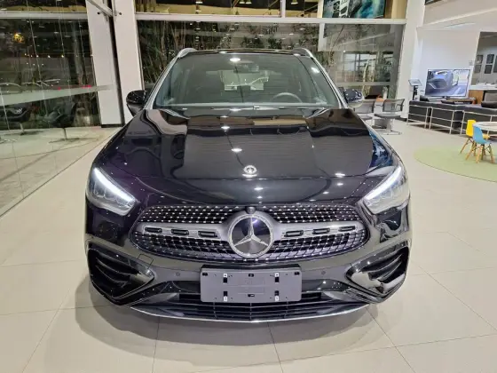 MERCEDES-BENZ GLA 200 2025