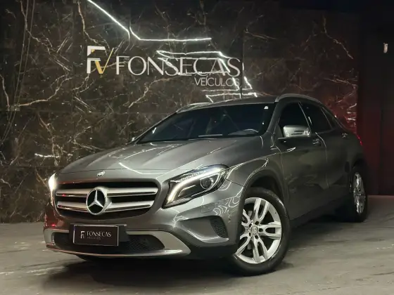 MERCEDES-BENZ GLA 200 2015