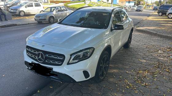 MERCEDES-BENZ GLA 200 2019