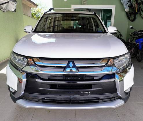 MITSUBISHI OUTLANDER 2016