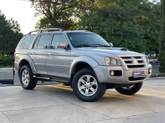 MITSUBISHI PAJERO SPORT 2011