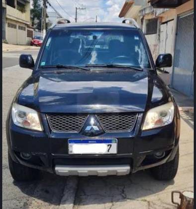 MITSUBISHI PAJERO TR4 2013