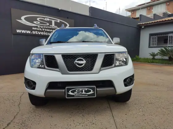 NISSAN FRONTIER 2014