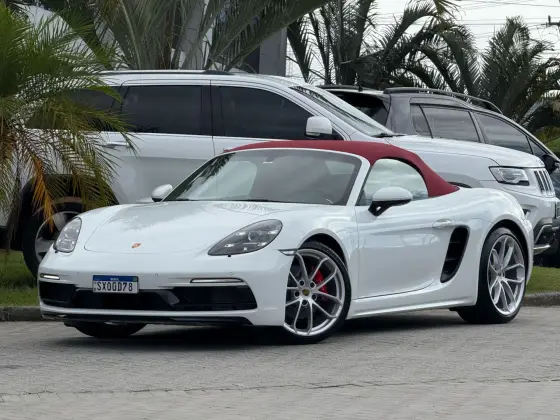 PORSCHE 718 2024
