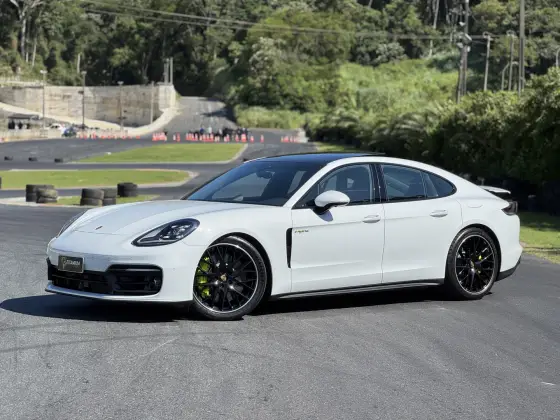 PORSCHE PANAMERA 2023