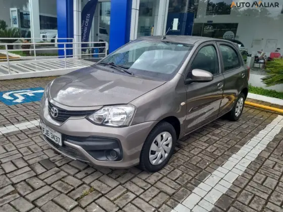 TOYOTA ETIOS 2018