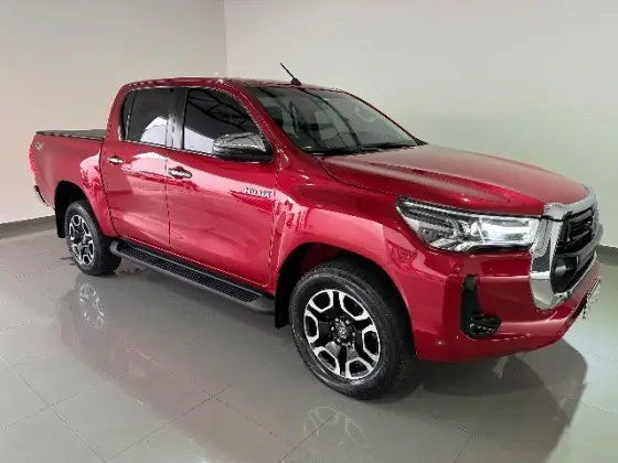 TOYOTA HILUX 2023