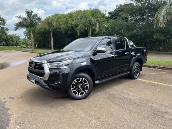 TOYOTA HILUX 2023