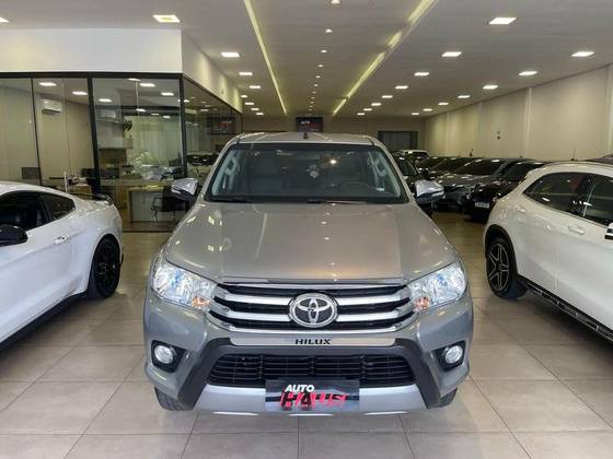 TOYOTA HILUX 2017