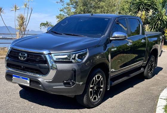 TOYOTA HILUX 2022