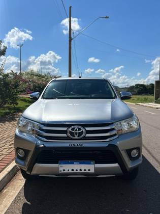 TOYOTA HILUX 2017